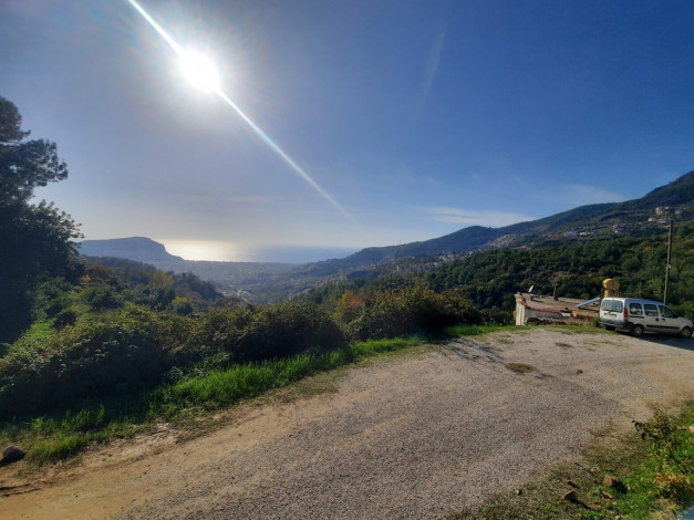 Вилла с потрясающими видовыми характеристиками в престижном районе Бекташ - Ракурс 2