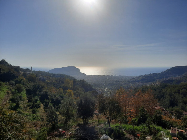 Вилла с потрясающими видовыми характеристиками в престижном районе Бекташ - Ракурс 7