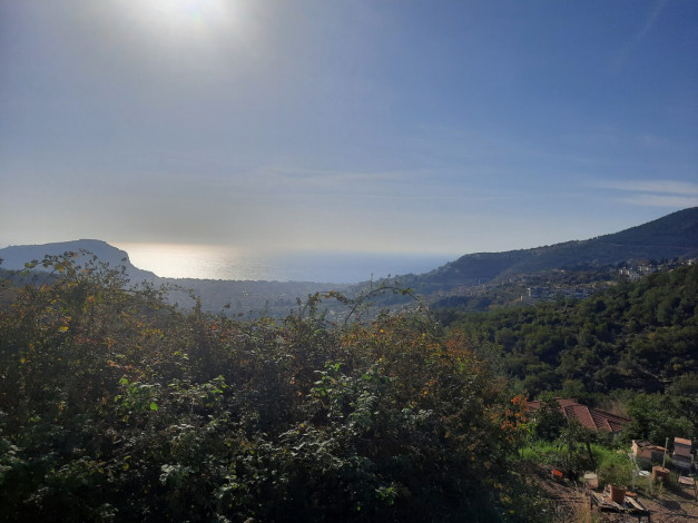 Вилла с потрясающими видовыми характеристиками в престижном районе Бекташ - Ракурс 17