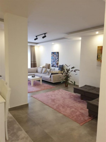 Просторная меблированная квартира планировки 1+1, 78м2 в районе Каргыджак - Ракурс 5