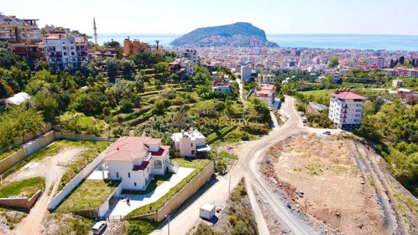 Роскошная вилла в престижном районе Тепе, центр Алании - Ракурс 2