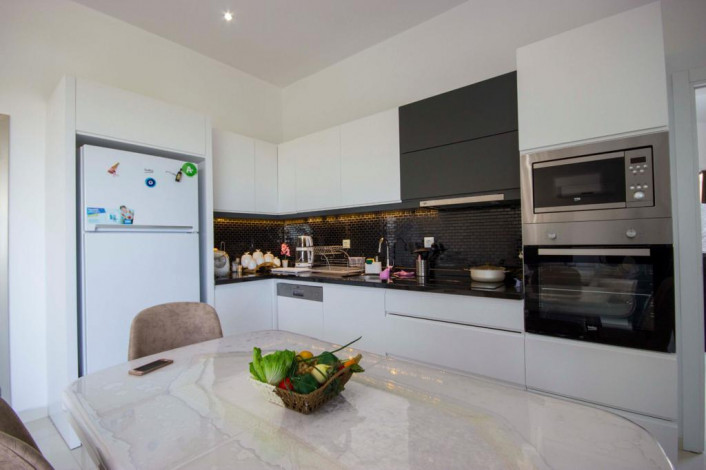 Меблированные двухуровневые апартаменты 3+1 с современным дизайном в Кестель, 155м2 - Ракурс 2