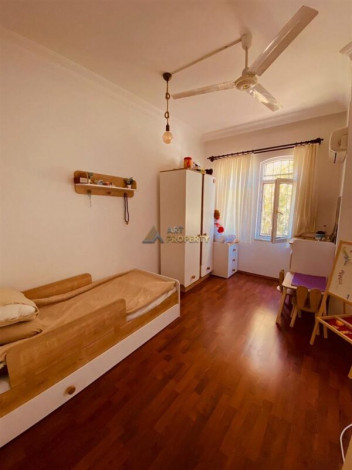 Уютная трехэтажная вилла в районе Дымчай - Ракурс 2