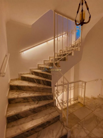 Уютная трехэтажная вилла в районе Дымчай - Ракурс 9