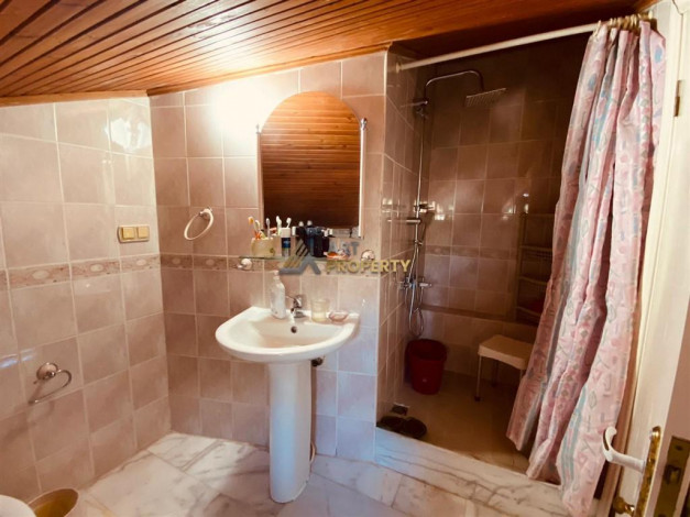 Уютная трехэтажная вилла в районе Дымчай - Ракурс 13