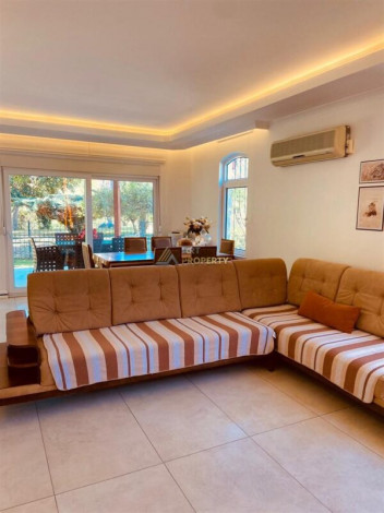 Уютная трехэтажная вилла в районе Дымчай - Ракурс 15