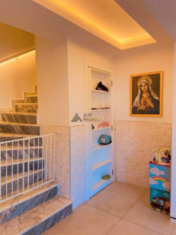 Уютная трехэтажная вилла в районе Дымчай - Ракурс 23