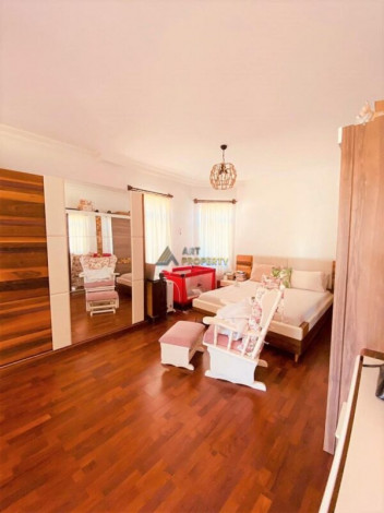 Уютная трехэтажная вилла в районе Дымчай - Ракурс 24