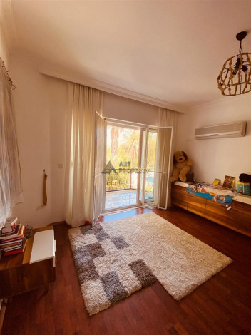 Уютная трехэтажная вилла в районе Дымчай - Ракурс 25