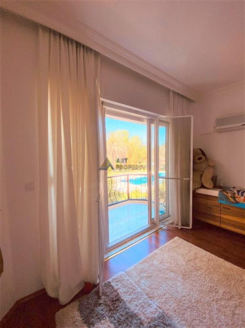 Уютная трехэтажная вилла в районе Дымчай - Ракурс 26