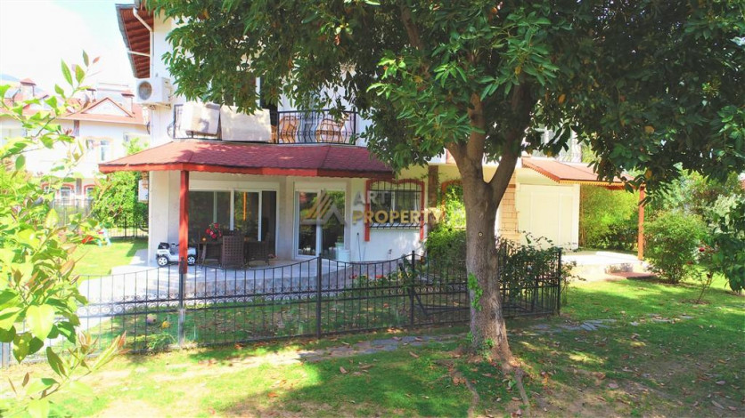 Уютная трехэтажная вилла в районе Дымчай - Ракурс 34