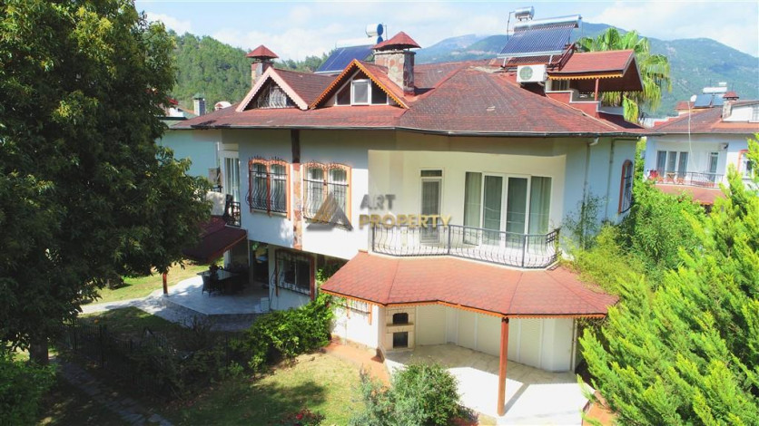 Уютная трехэтажная вилла в районе Дымчай - Ракурс 47