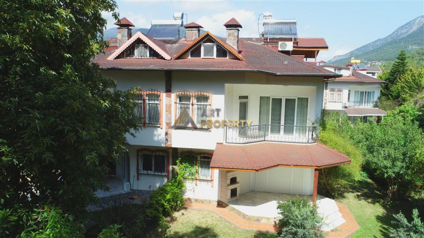 Уютная трехэтажная вилла в районе Дымчай - Ракурс 48