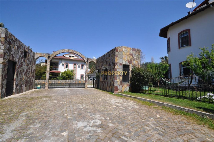 Уютная трехэтажная вилла в районе Дымчай - Ракурс 52