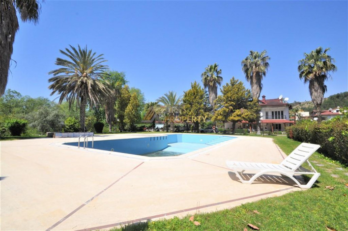 Уютная трехэтажная вилла в районе Дымчай - Ракурс 55