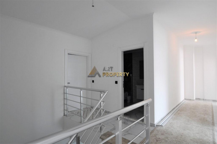 Пентхаус планировки 3+1, 190м2 в живописном районе Авсаллар - Ракурс 13