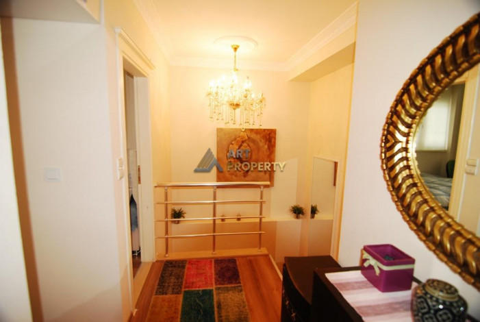 Дуплекс планировки 3+1, 140м2 с видом на море и крепость в центральной части города Аланья - Ракурс 11