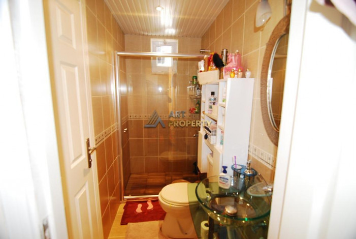 Дуплекс планировки 3+1, 140м2 с видом на море и крепость в центральной части города Аланья - Ракурс 14