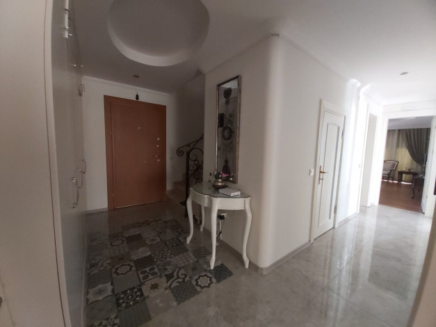 Просторный пентхаус планировки 5+1 в престижном районе Оба - Ракурс 4