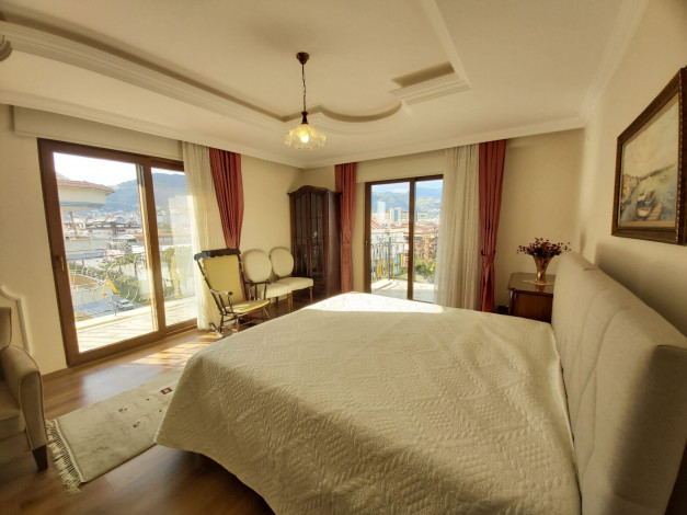 Просторный пентхаус планировки 5+1 в престижном районе Оба - Ракурс 5