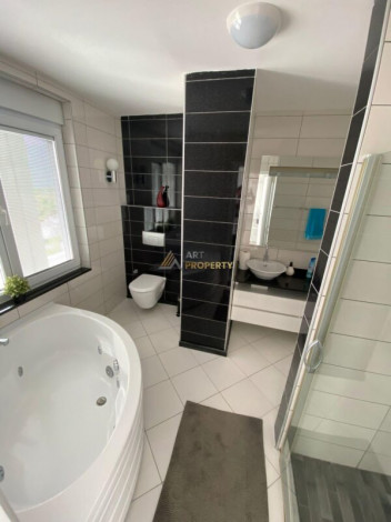 Трехэтажная вилла планировки 5+2, 330м2 в районе Каргыджак - Ракурс 4