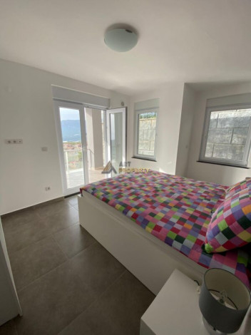 Трехэтажная вилла планировки 5+2, 330м2 в районе Каргыджак - Ракурс 8