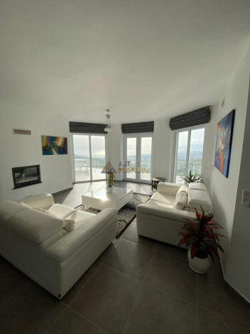 Трехэтажная вилла планировки 5+2, 330м2 в районе Каргыджак - Ракурс 11