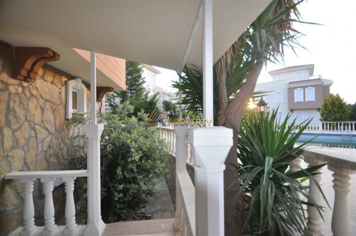 Двухэтажная вилла планировки 3+1, 150м2 в районе Инжекум - Ракурс 12