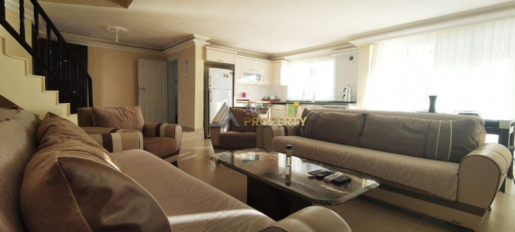 Уютная трехэтажная вилла 3+1, 200м2 в районе Тюрклер - Ракурс 13