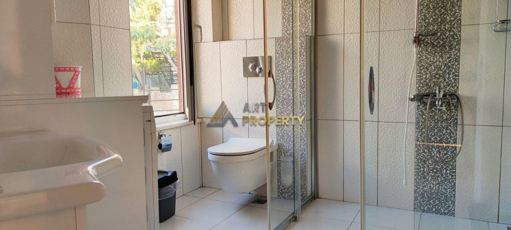 Уютная трехэтажная вилла 3+1, 200м2 в районе Тюрклер - Ракурс 18