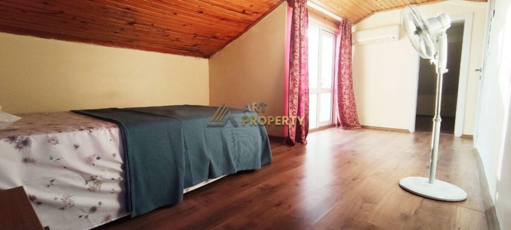 Уютная трехэтажная вилла 3+1, 200м2 в районе Тюрклер - Ракурс 20