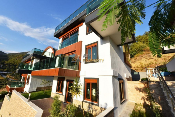 Шикарная вилла 4+1, 350м2 в престижном районе Тепе - Ракурс 8