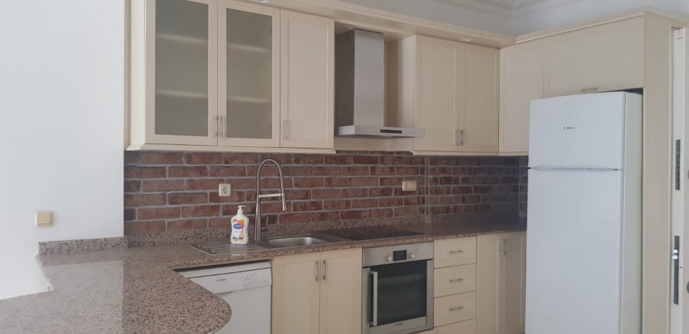 Апартаменты планировки 1+1, 65м2 с видом на море, район Тосмур - Ракурс 9