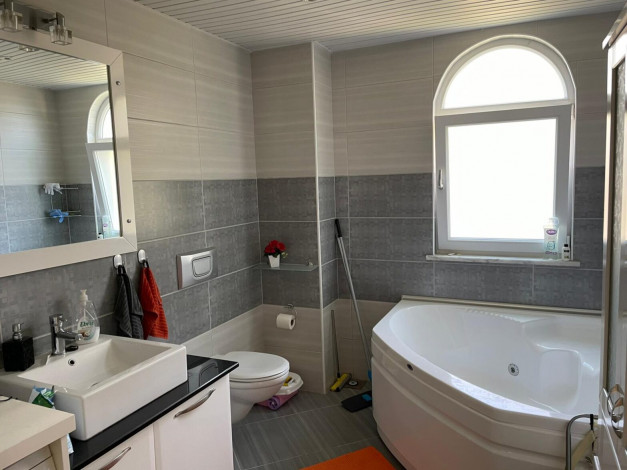 Меблированные апартаменты 2+1, 110м2 с видом на море и крепость, центр Алании - Ракурс 4