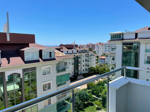 Просторный пентхаус планировки 5+1, 220м2 в районе Оба - Ракурс 9