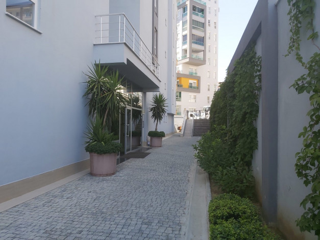 Двухкомнатная меблированная квартира в Махмутларе в 300м от Средиземного моря, 55 м2. - Ракурс 2