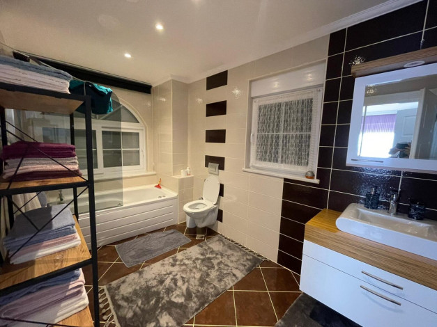 Трехэтажная вилла планировки 4+1, 275м2 в районе Каргыджак - Ракурс 10