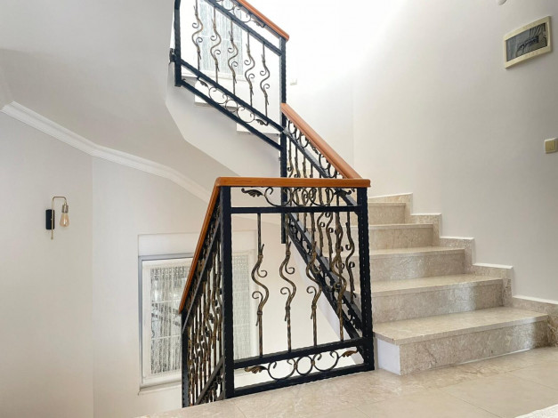 Трехэтажная вилла планировки 4+1, 275м2 в районе Каргыджак - Ракурс 23