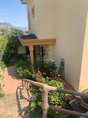 Трехэтажная вилла с видом на море в престижном районе Тепе, центр Алании - Ракурс 4