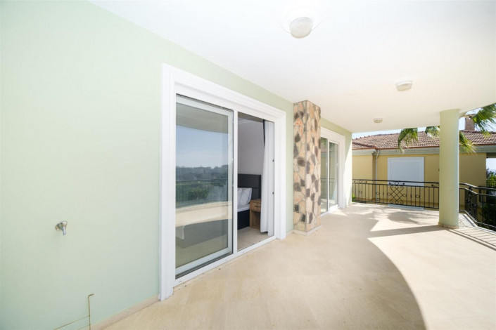 Двухэтажная вилла 3+1, 245м2 в районе Конаклы - Ракурс 9