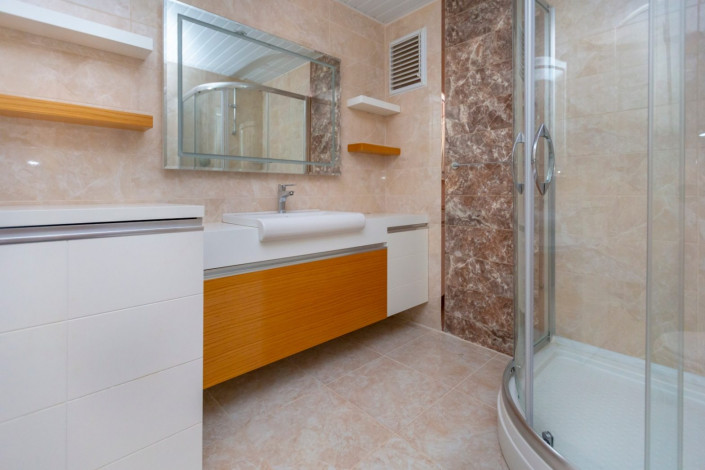 Просторная меблированная  квартира планировки  2+1, с видом на горы в Махмутларе, 105 м2. - Ракурс 17