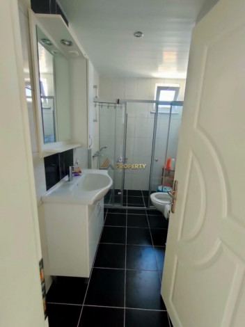 Просторный пентхаус планировки 4+1 с видом на море в районе Махмутлар - Ракурс 10