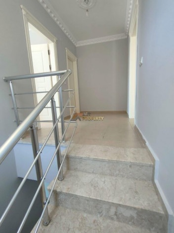 Просторный пентхаус планировки 4+1 с видом на море в районе Махмутлар - Ракурс 12