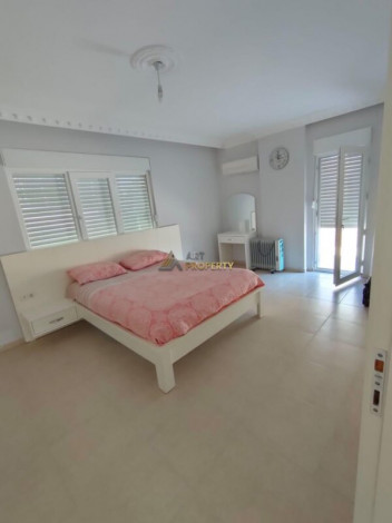 Просторный пентхаус планировки 4+1 с видом на море в районе Махмутлар - Ракурс 20