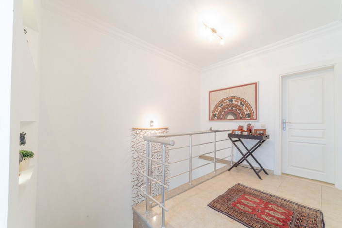 Пентхаус планировки 4+1 с видом на море в районе Тосмур - Ракурс 17