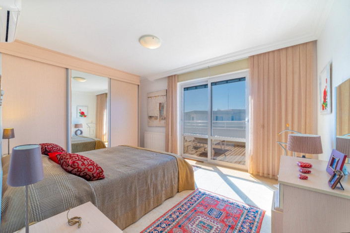 Пентхаус планировки 4+1 с видом на море в районе Тосмур - Ракурс 19