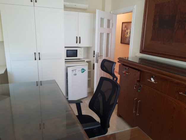 Двухэтажная вилла планировки 3+1 в популярном жилом комплексе, район Каргыджак - Ракурс 19