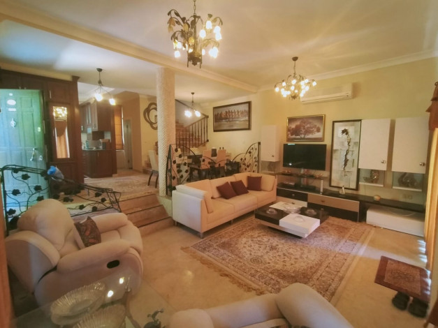 Двухэтажная вилла планировки 3+1 в популярном жилом комплексе, район Каргыджак - Ракурс 32