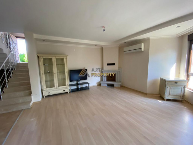 Двухэтажная вилла 4+1, 200м2 в районе Тюрклер - Ракурс 7