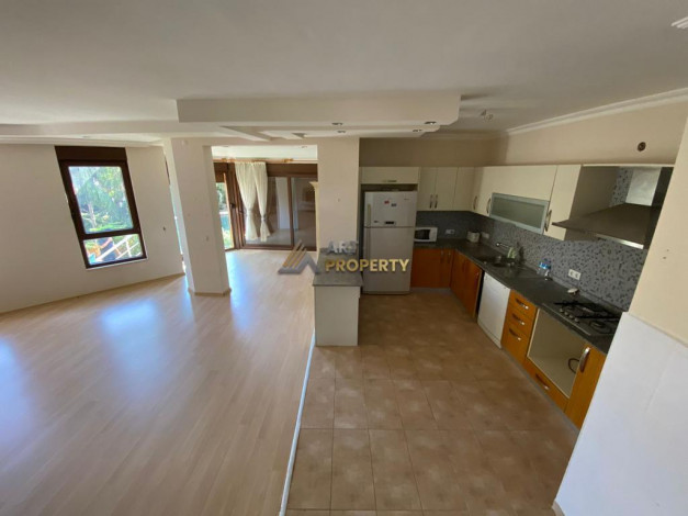 Двухэтажная вилла 4+1, 200м2 в районе Тюрклер - Ракурс 9